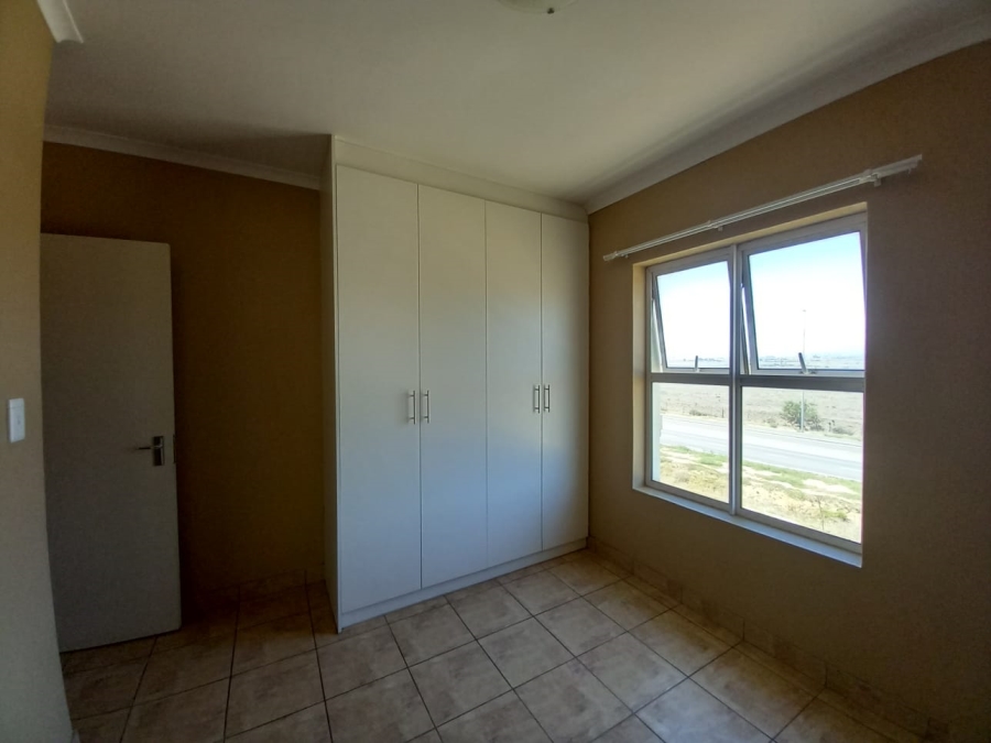 To Let 2 Bedroom Property for Rent in Uitzicht Western Cape